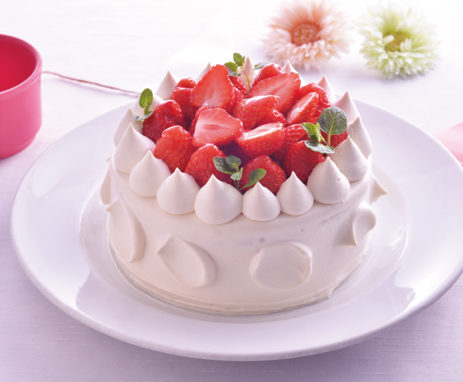 strawberry decoration cake